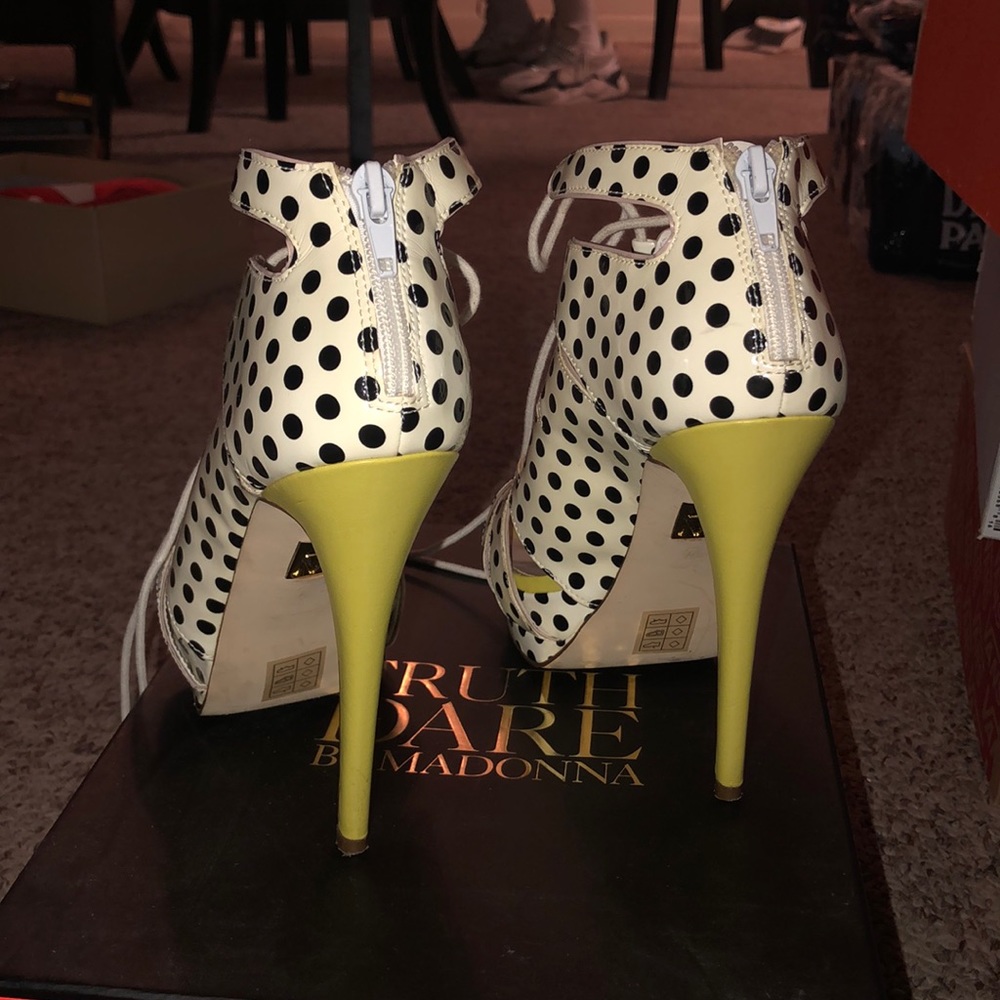 Sandals - Picture 4 of 4